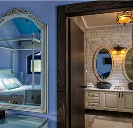 6 bedroom luxury villa with pool near Agia Pelagia, sleeps 12